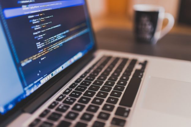 Gros plan sur l’externalisation du service informatique